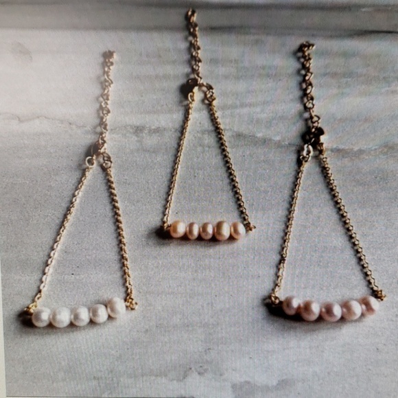 ❗LAST TWO❗Dainty Pearl Bracelets - Picture 4 of 4